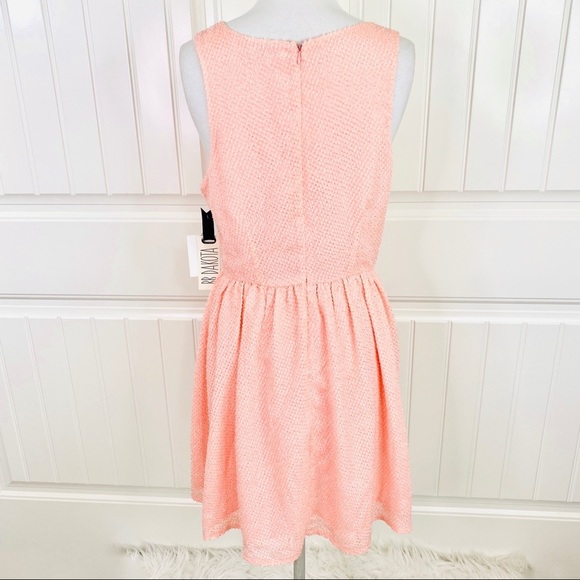 BB Dakota Peach Sleeveless Fit and Flare Dress 10 - Picture 4 of 6